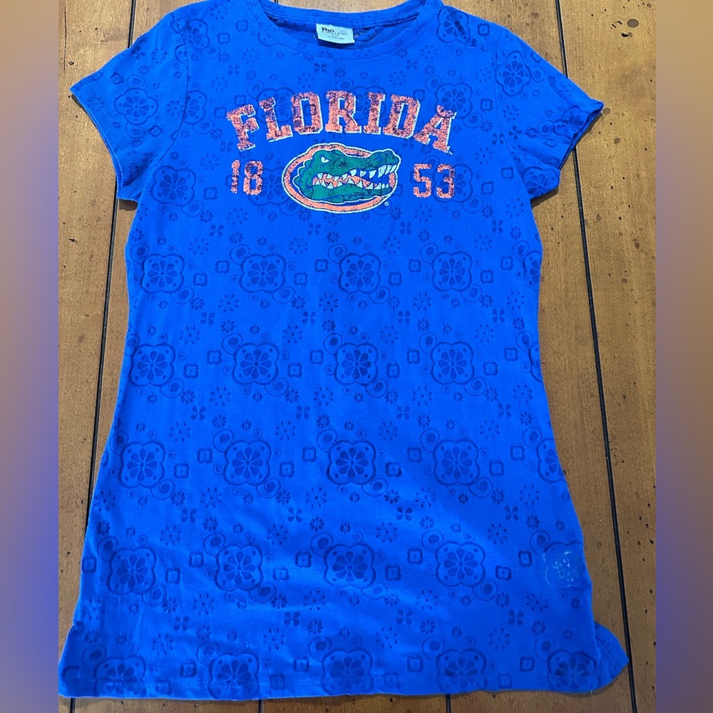University of Florida Gators T-Shirt Women’s XL Blue Paisley See Through